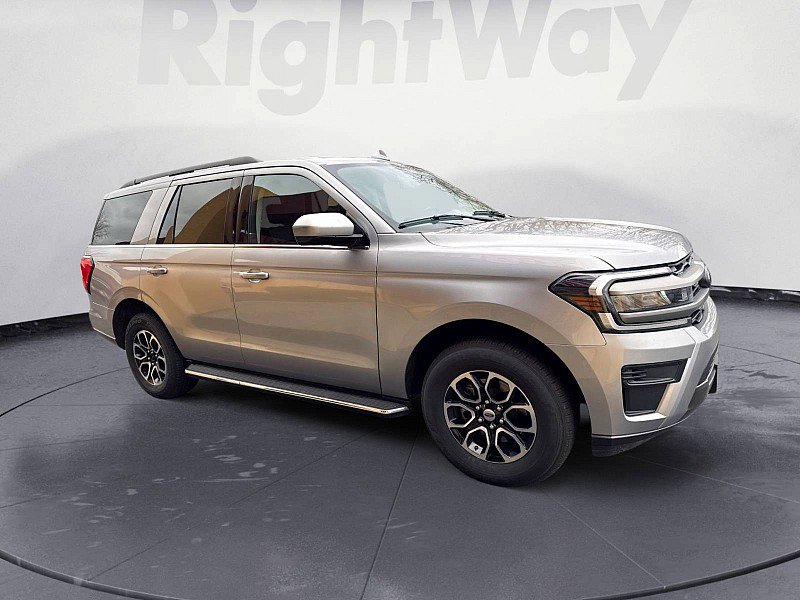 Used 2023 Ford Expedition XLT image 7