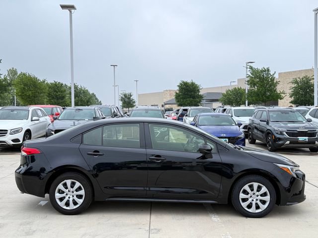 Used 2025 Toyota Corolla LE w/ Carpet Mat Package (TMS) FWD image 5
