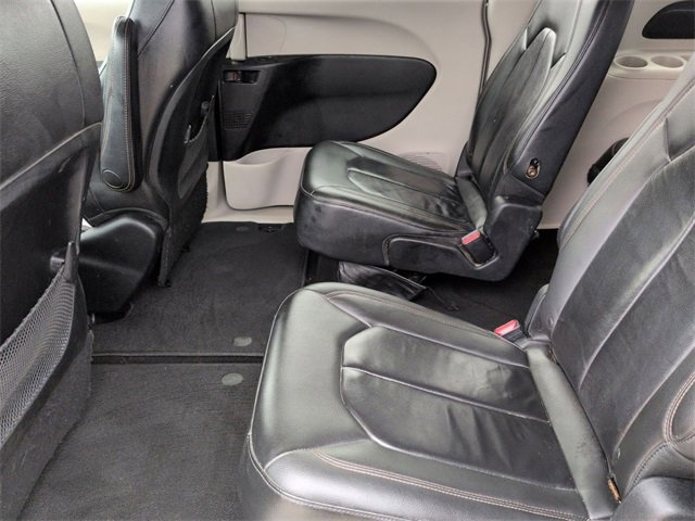 Used 2017 Chrysler Pacifica Touring-L w/ Tire & Wheel Group image 25