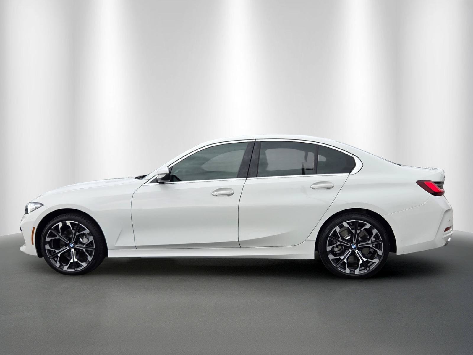 New 2026 BMW 330i xDrive Sedan w/ Premium Package AWD/4WD image 4