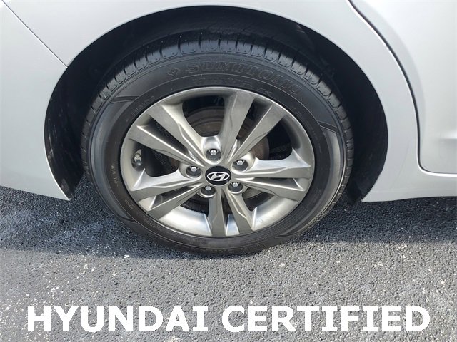 Used 2017 Hyundai Elantra SE image 7