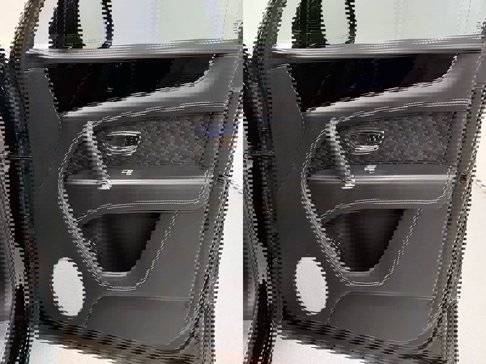 Used 2018 Bentley Bentayga image 33