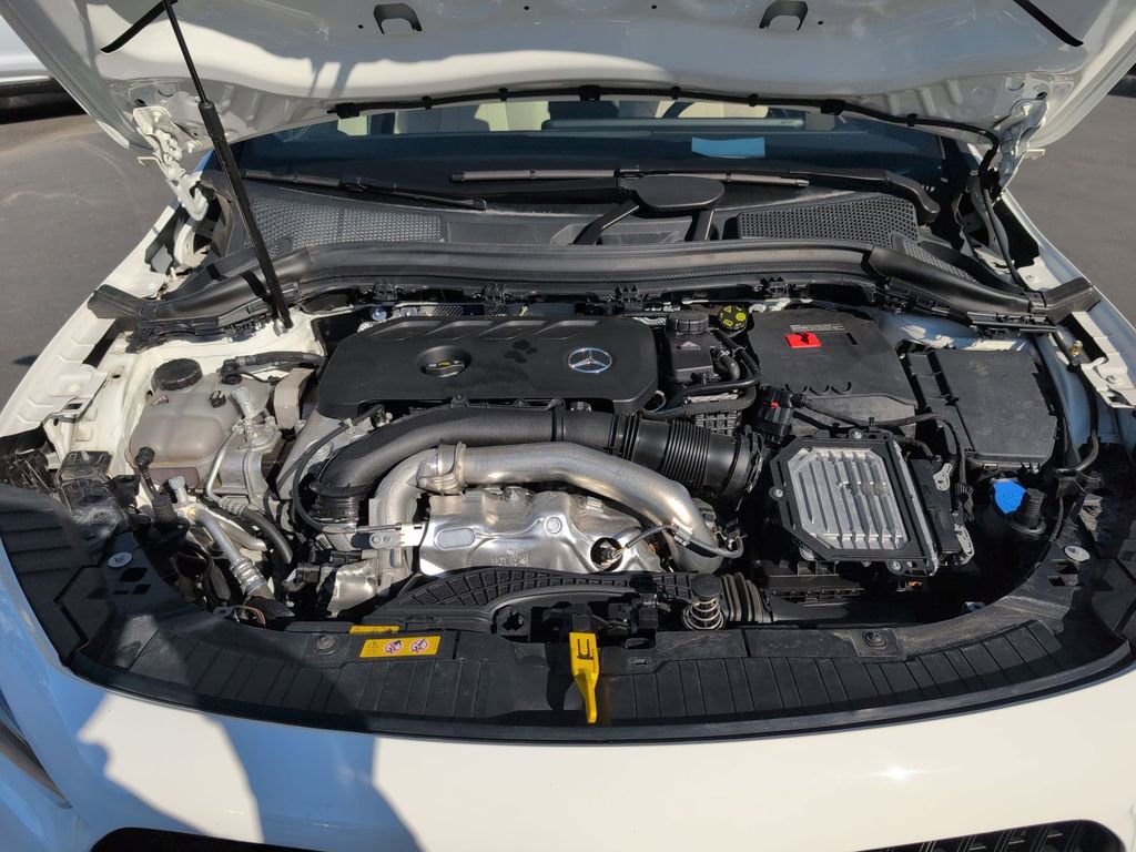 Used 2025 Mercedes-Benz GLA 250 4MATIC image 35