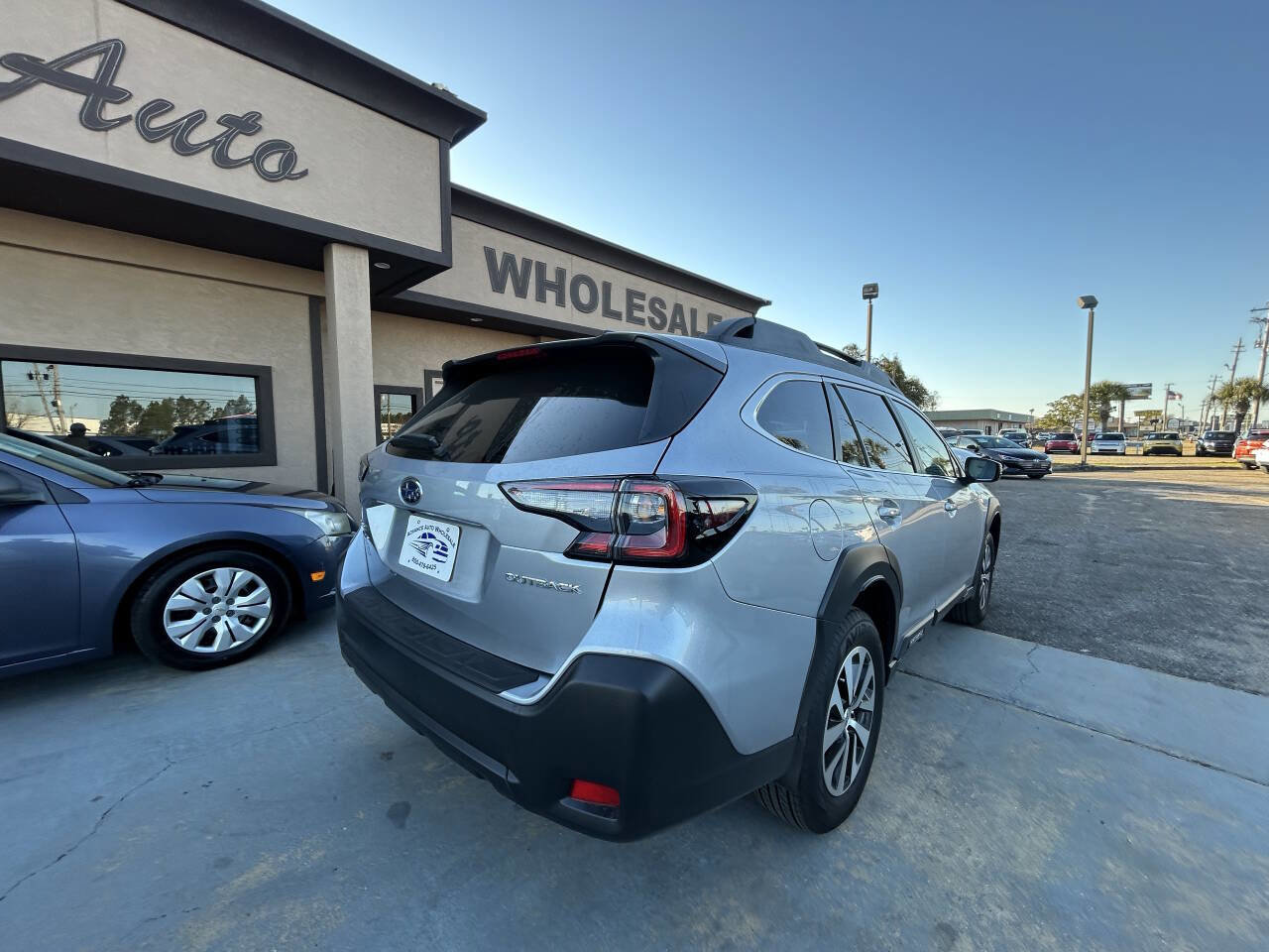 Used 2025 Subaru Outback Premium image 7