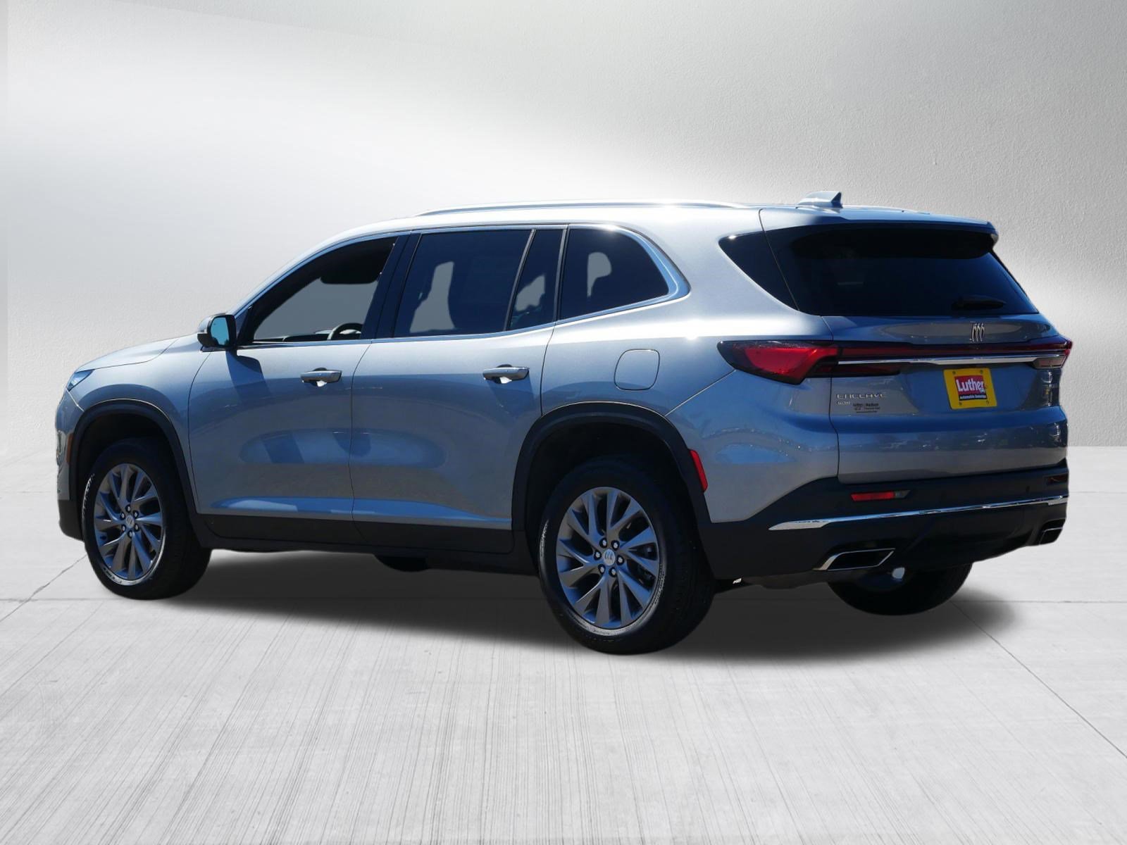 Used 2025 Buick Enclave Preferred image 5