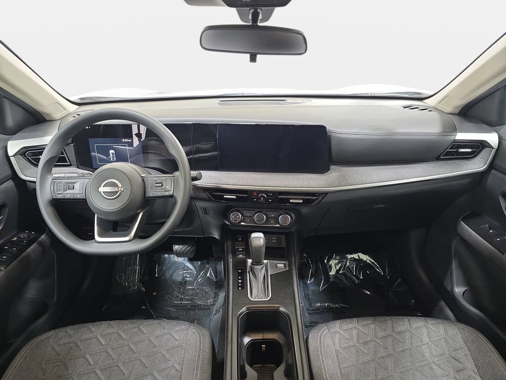 Used 2025 Nissan Kicks SV AWD/4WD image 10