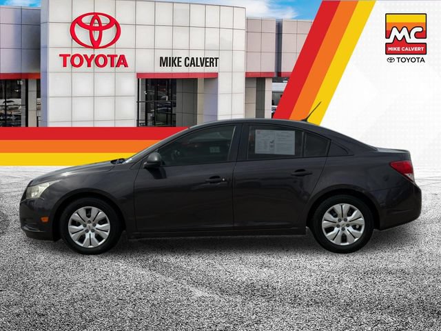 Used 2014 Chevrolet Cruze LS FWD video 2