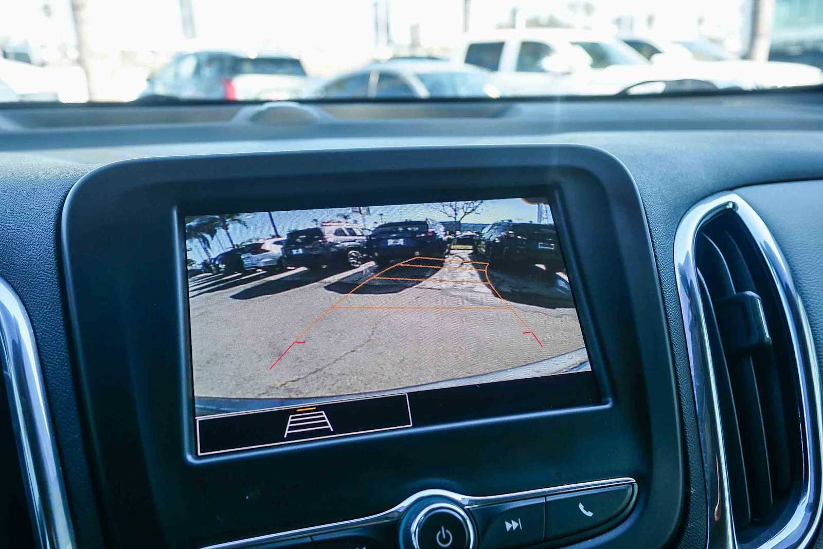Used 2024 Chevrolet Equinox LS FWD image 19