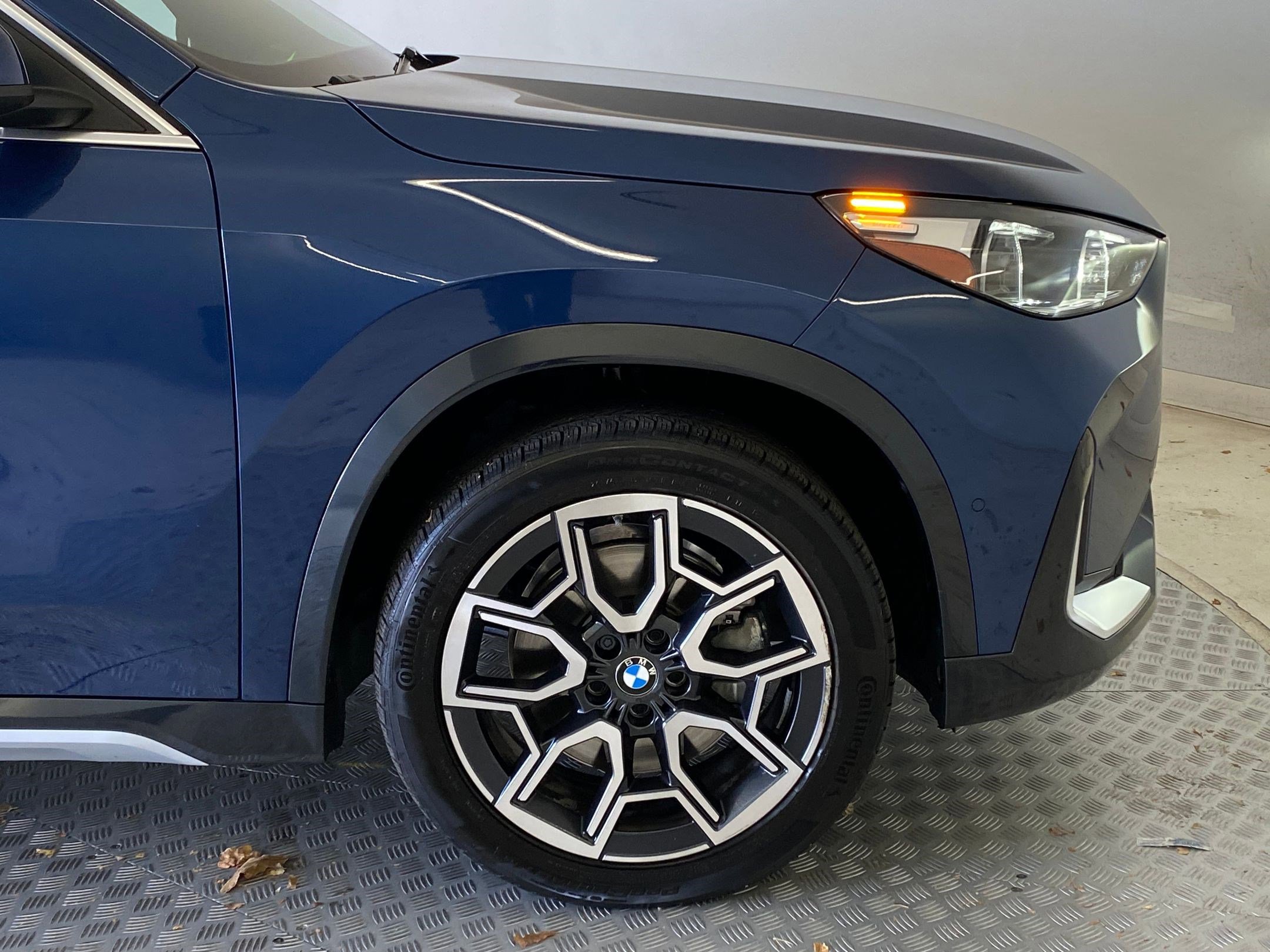 Used 2025 BMW X1 xDrive28i w/ Premium Package image 10