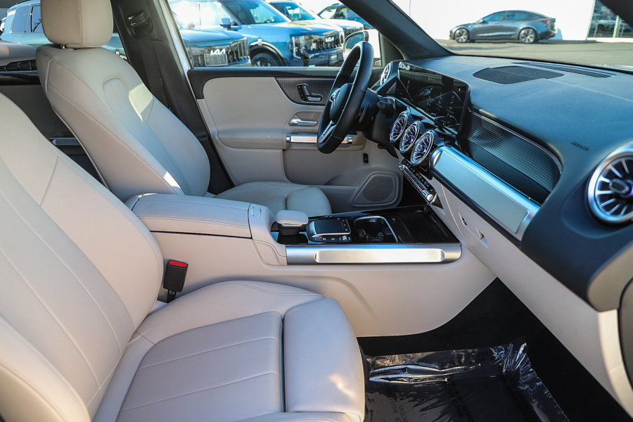 Used 2022 Mercedes-Benz GLB 250 w/ Premium Package Lite image 19