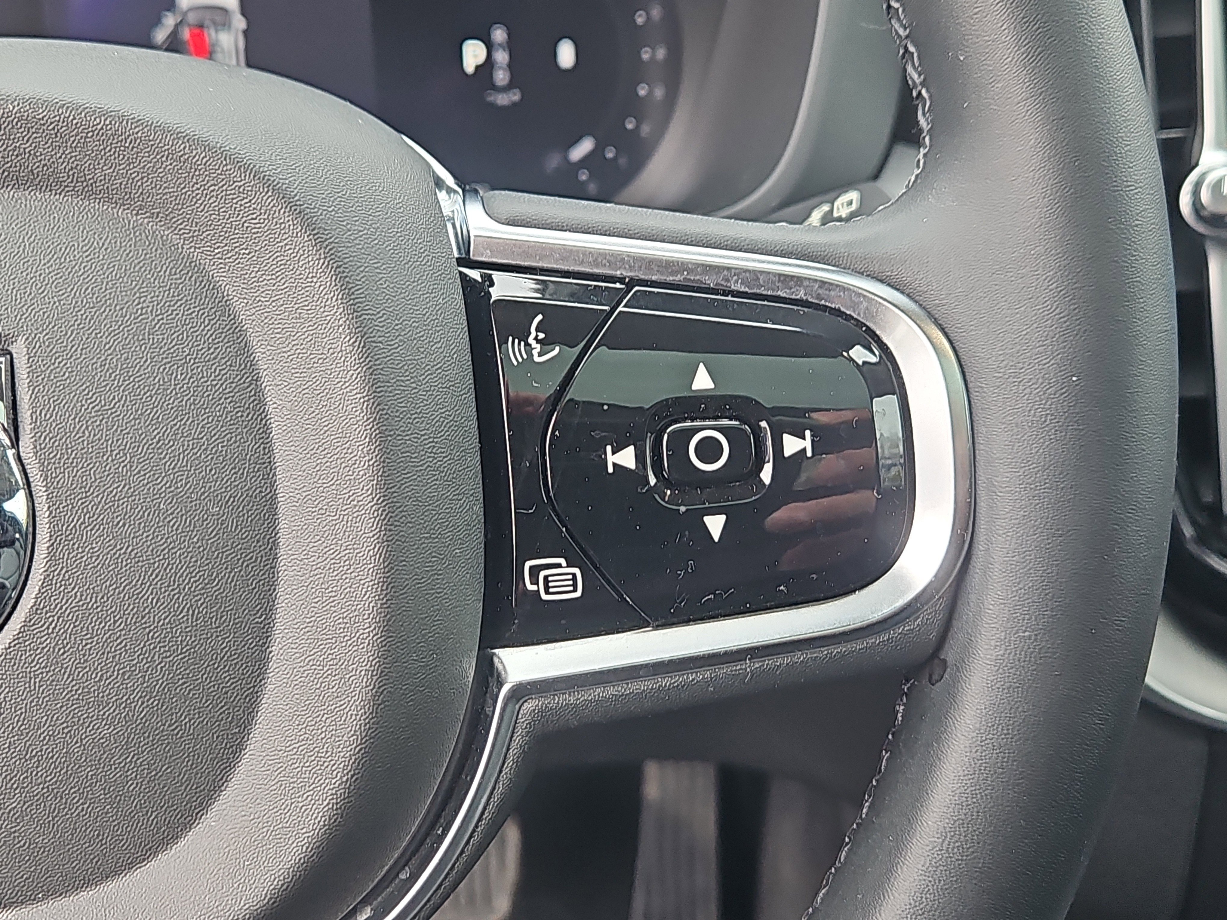 Used 2024 Volvo XC60 B5 Core w/ Climate Package image 18