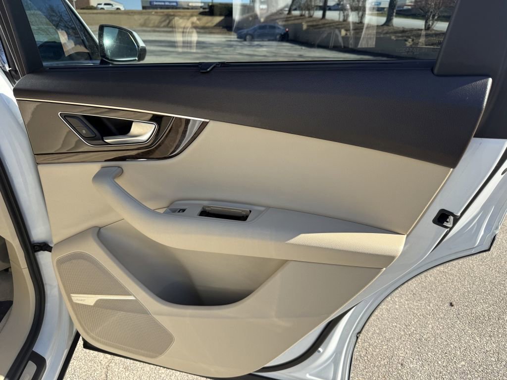 Used 2018 Audi Q7 3.0T Prestige image 31