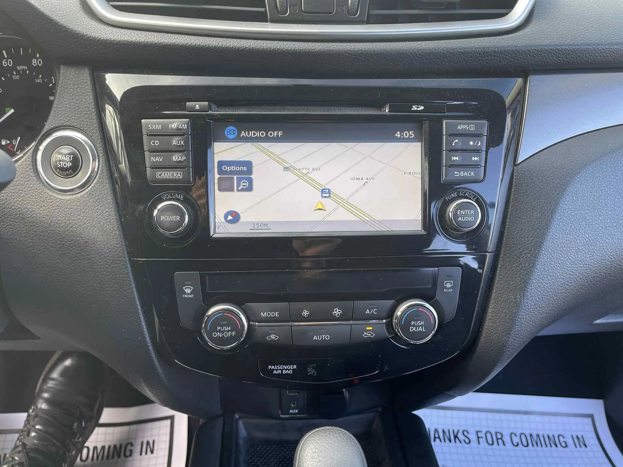 Used 2015 Nissan Rogue SV w/ SV Premium Package image 16