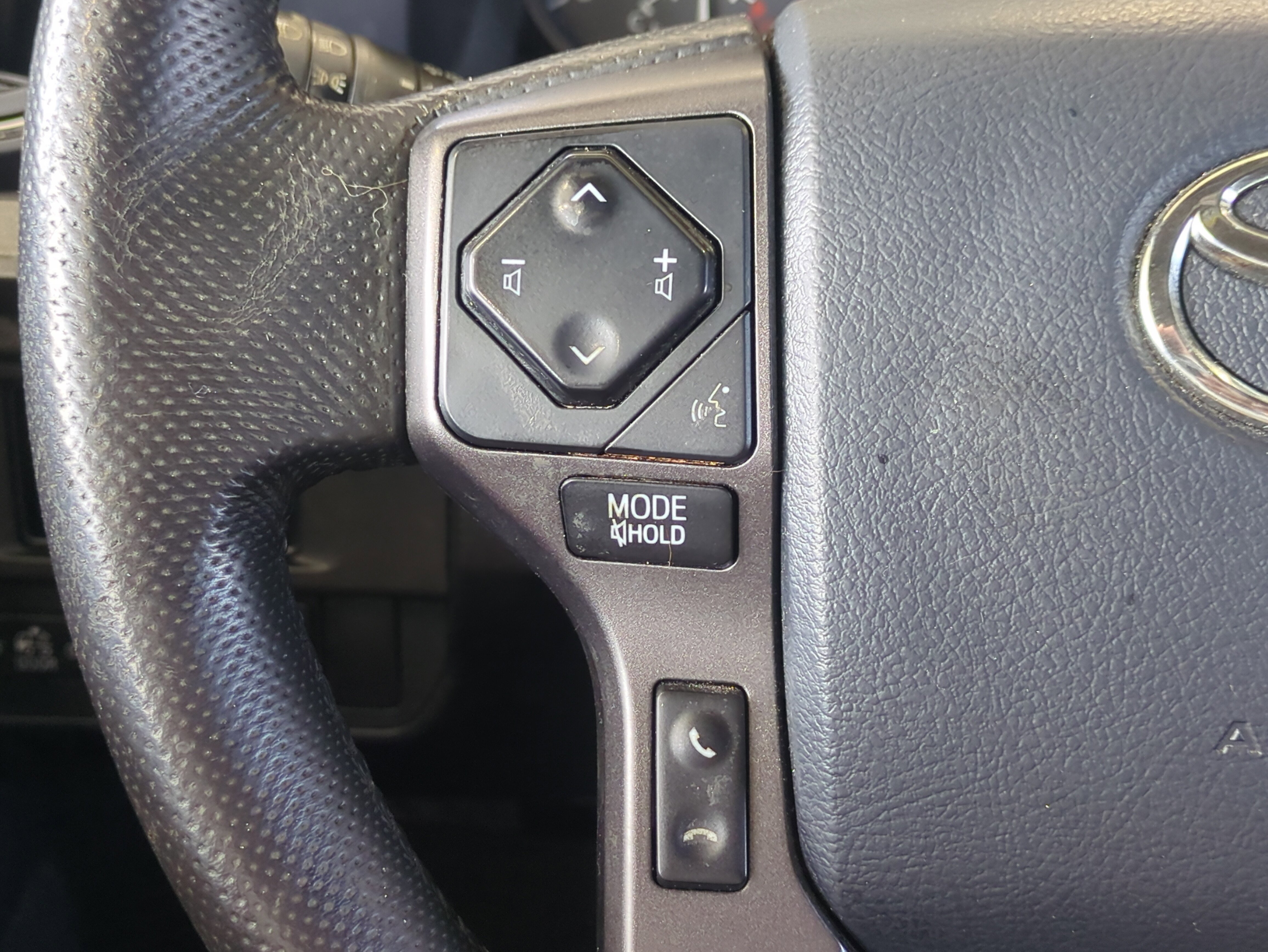 Used 2018 Toyota Tacoma TRD Sport image 27