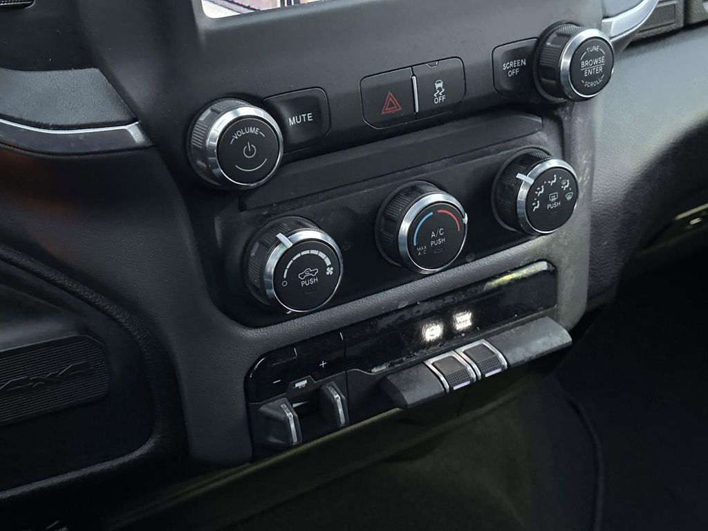 Used 2024 RAM 2500 Big Horn image 30