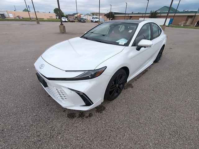 Used 2025 Toyota Camry XSE AWD/4WD image 19
