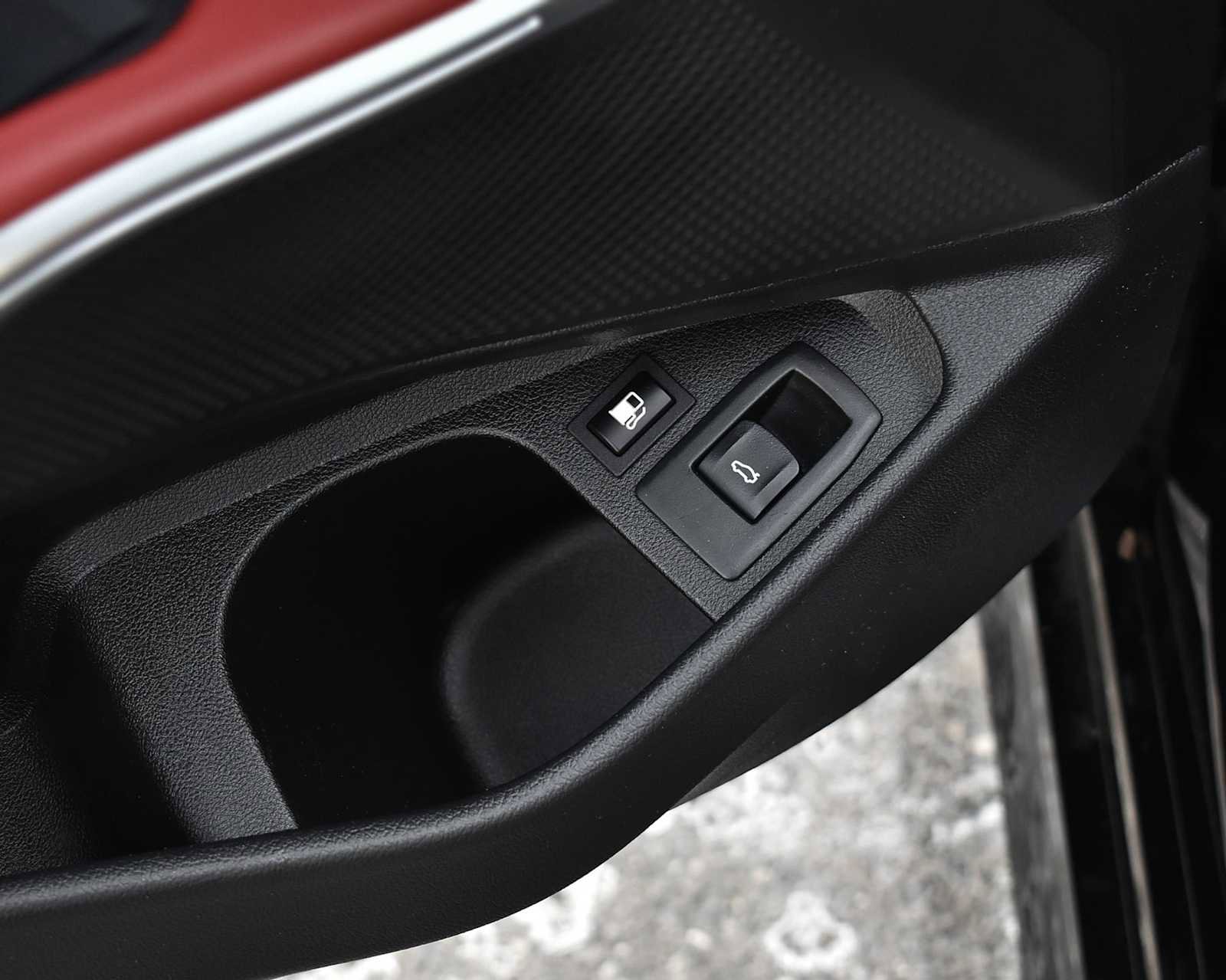 Used 2023 BMW 330e xDrive w/ Premium Package image 29