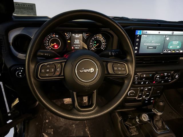 Used 2025 Jeep Gladiator Sport image 9