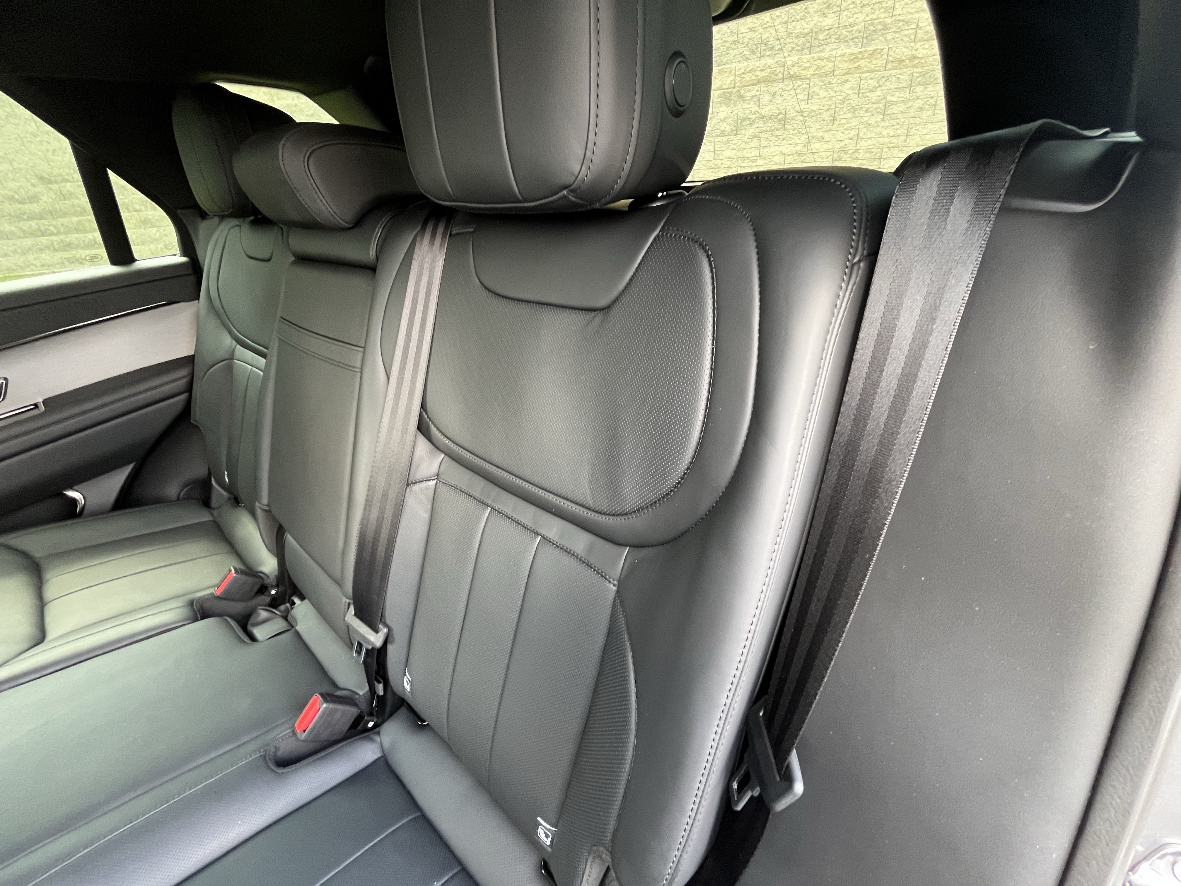 Certified 2025 Land Rover Range Rover Sport SE AWD/4WD image 30