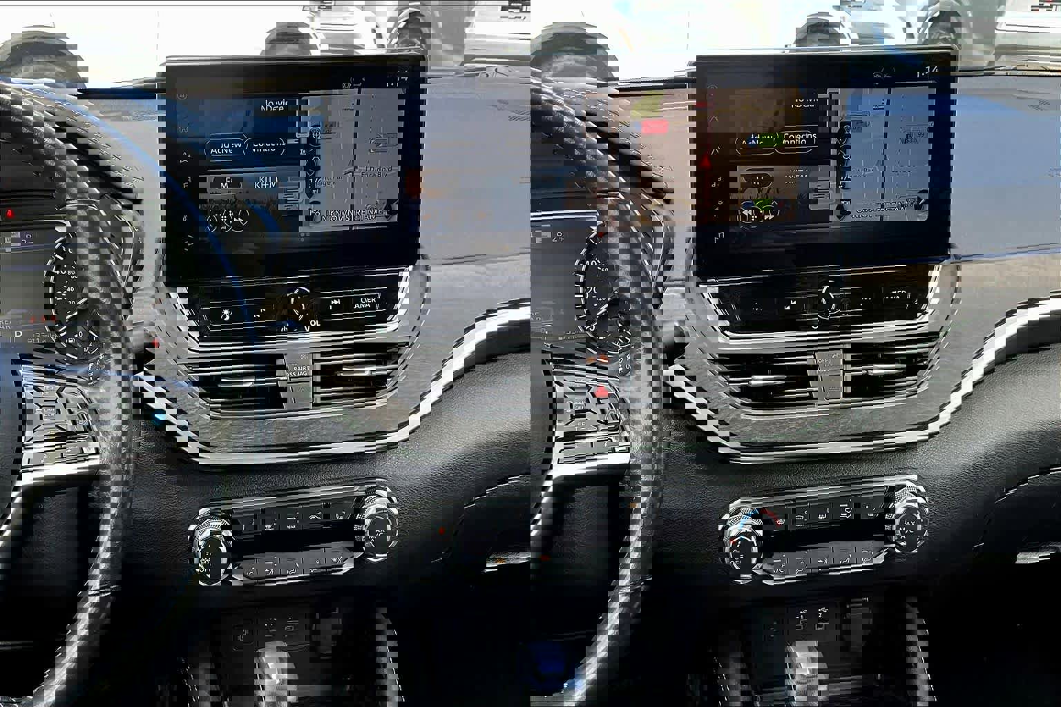 Used 2024 Nissan Altima 2.5 SV w/ SV Premium Package image 7