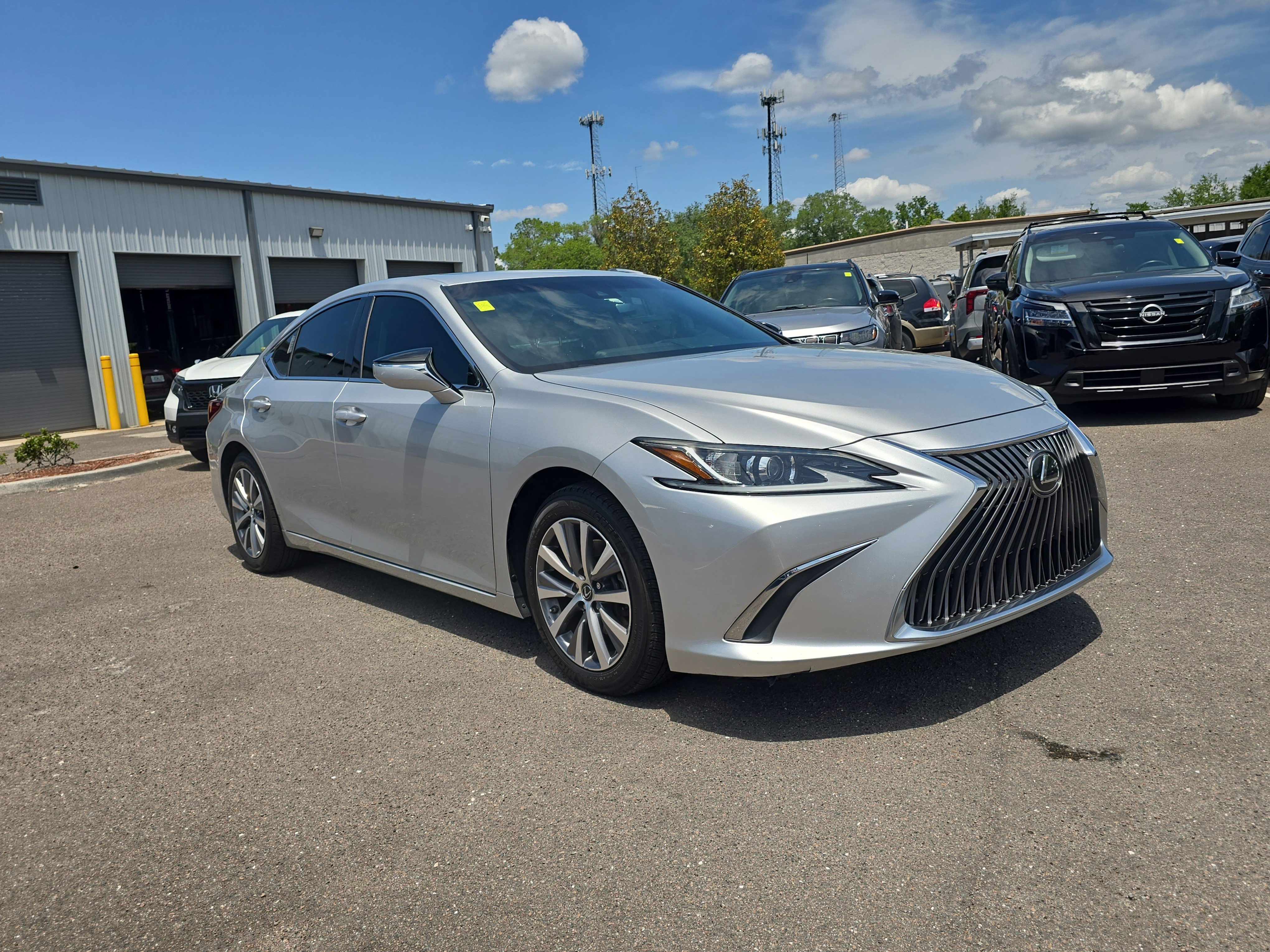 Used 2021 Lexus ES 350 w/ Accessory Package 2 FWD image 2