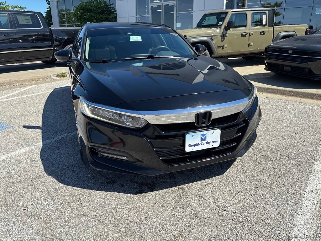 Used 2018 Honda Accord EX image 9