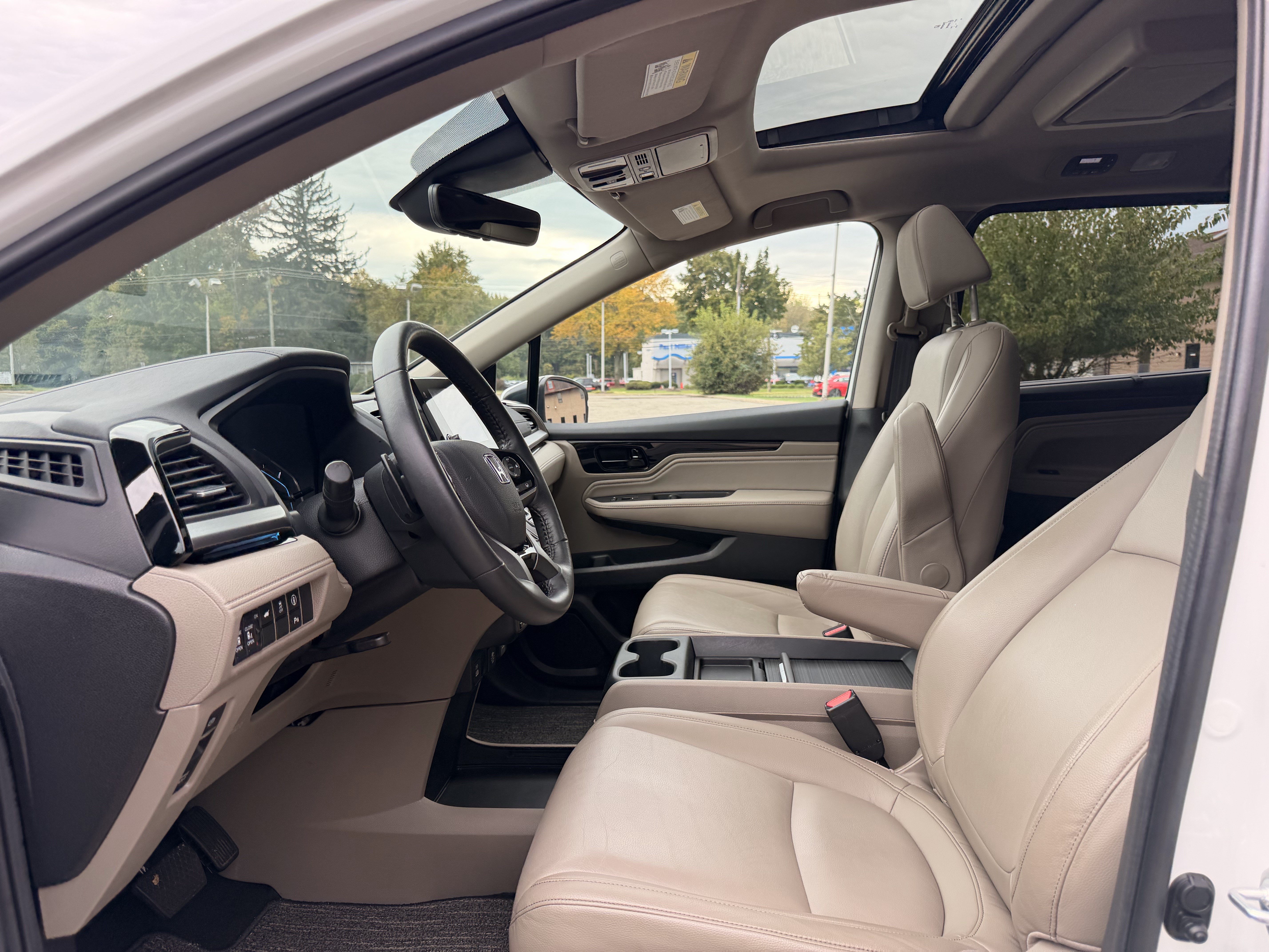 Certified 2024 Honda Odyssey Touring image 13