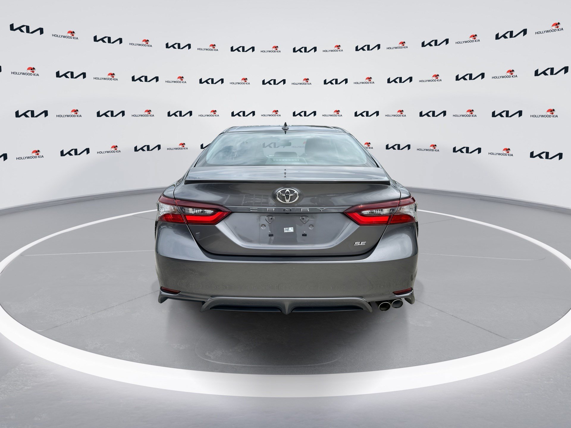 Used 2022 Toyota Camry SE FWD image 7