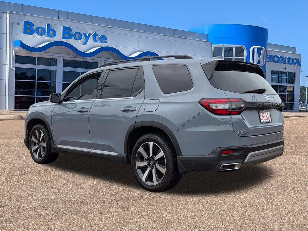 Certified 2025 Honda Pilot Touring image 7