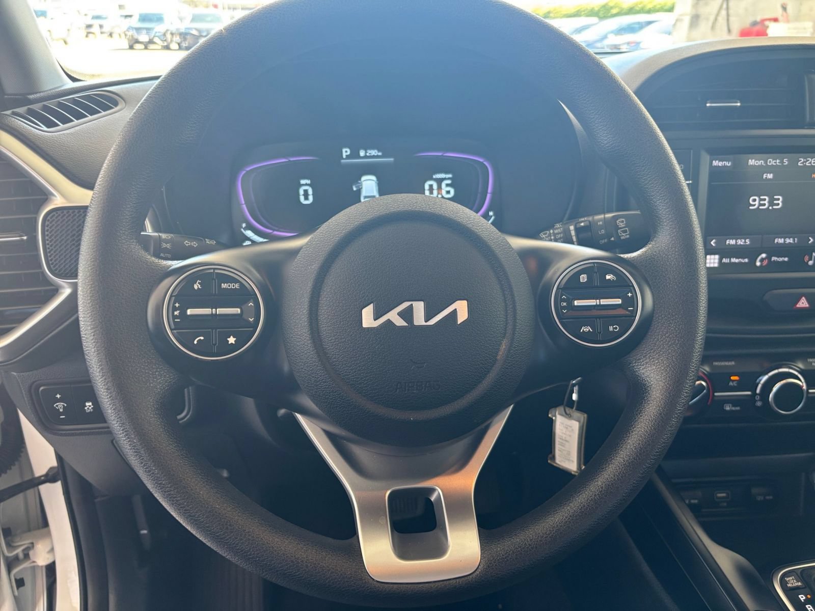 Used 2025 Kia Soul LX w/ LX Technology Package FWD image 25
