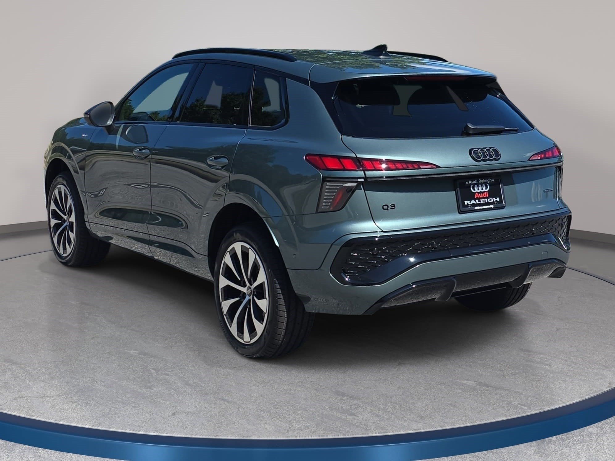 New 2026 Audi Q3 quattro 2.0T AWD/4WD image 8