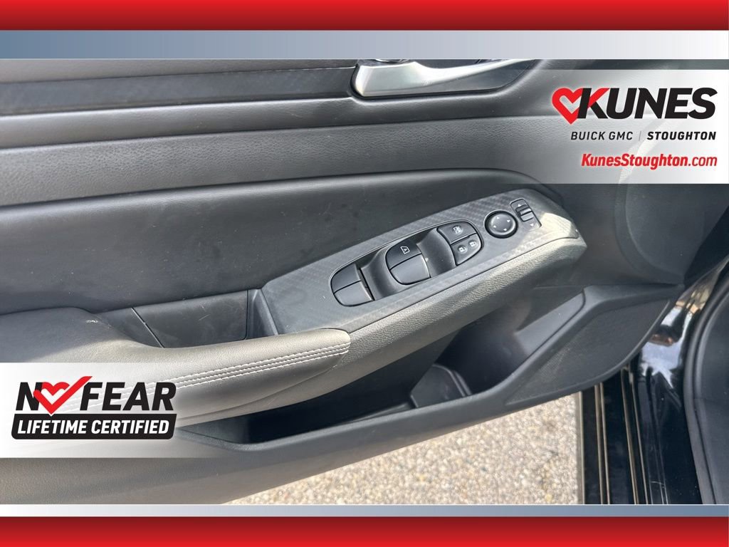 Used 2024 Nissan Altima 2.5 SV AWD/4WD image 20