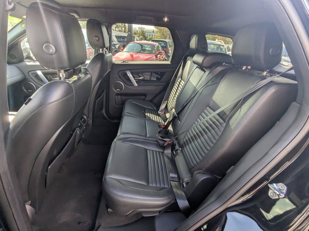 Used 2020 Land Rover Discovery Sport SE image 13