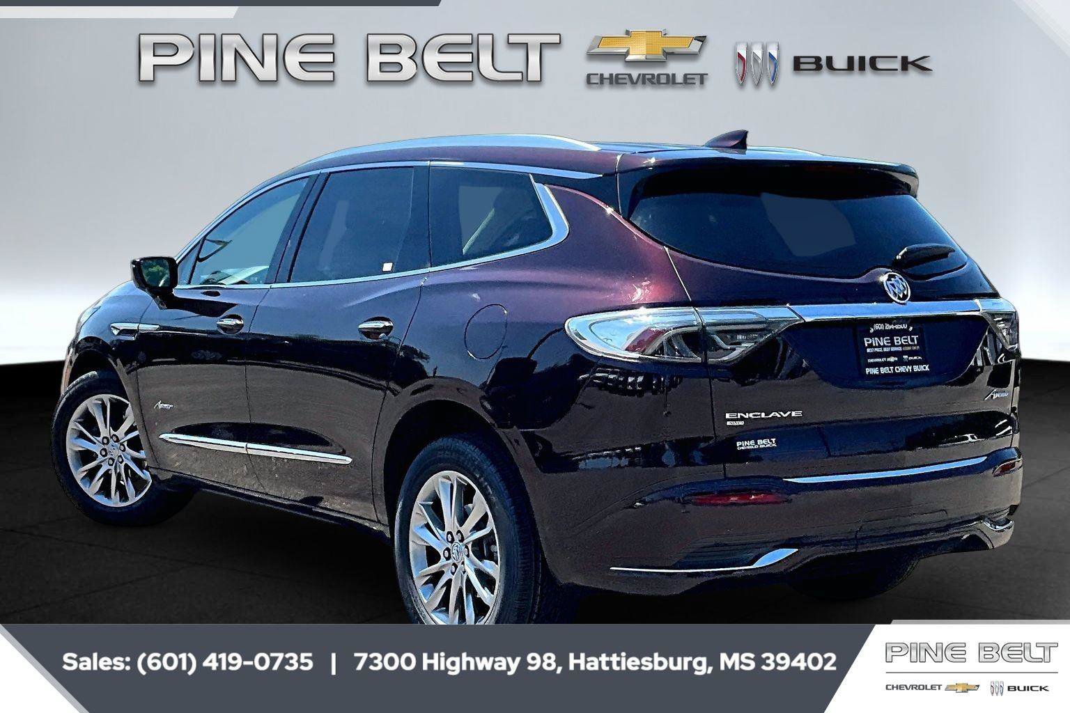 Used 2023 Buick Enclave Avenir w/ Avenir Technology Package AWD/4WD image 2