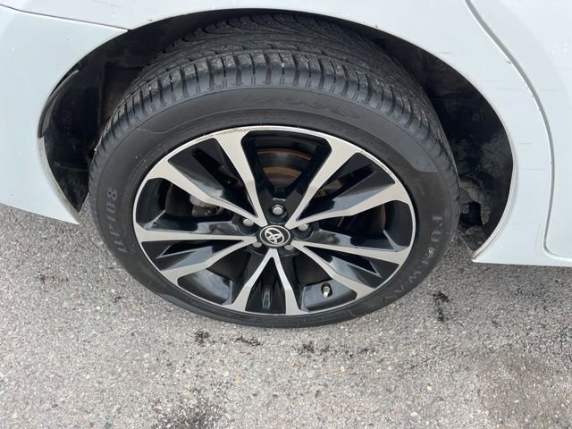 Used 2018 Toyota Corolla SE w/ Protection Package FWD image 25