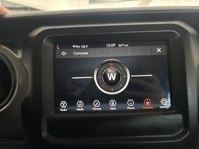 Used 2022 Jeep Wrangler Sport AWD/4WD image 23