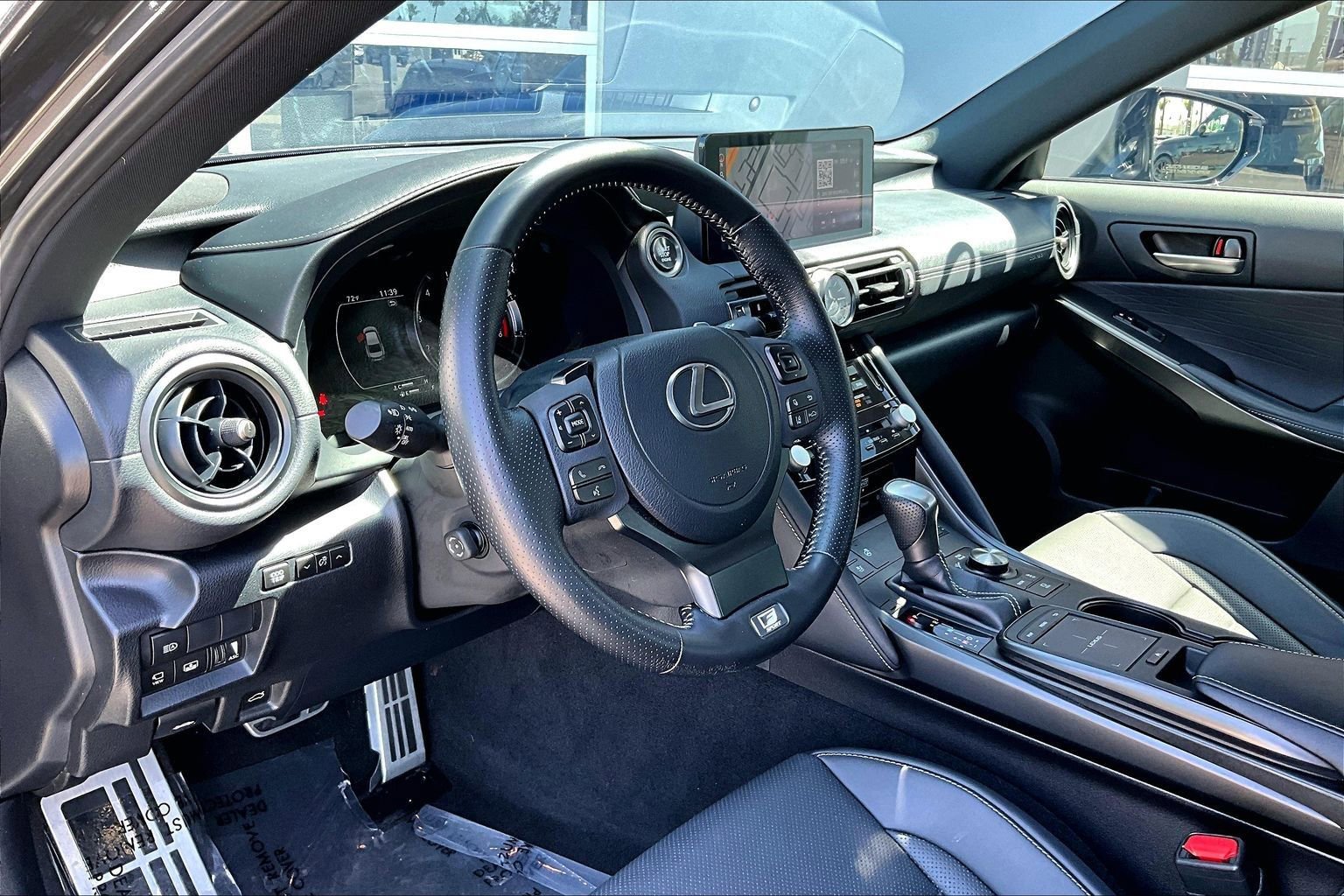 Used 2023 Lexus IS 350 F Sport RWD image 13