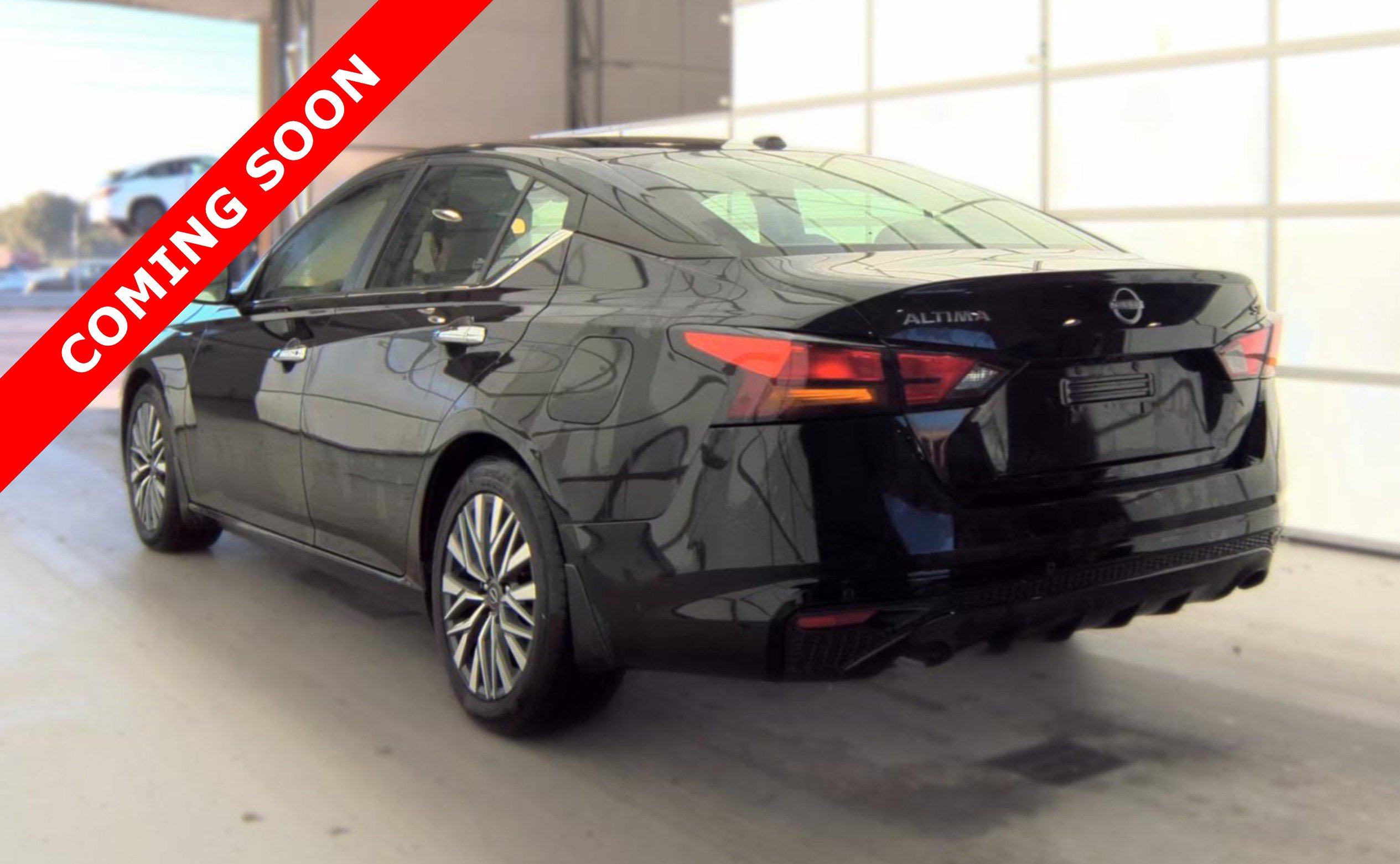 Used 2023 Nissan Altima 2.5 SV FWD image 4