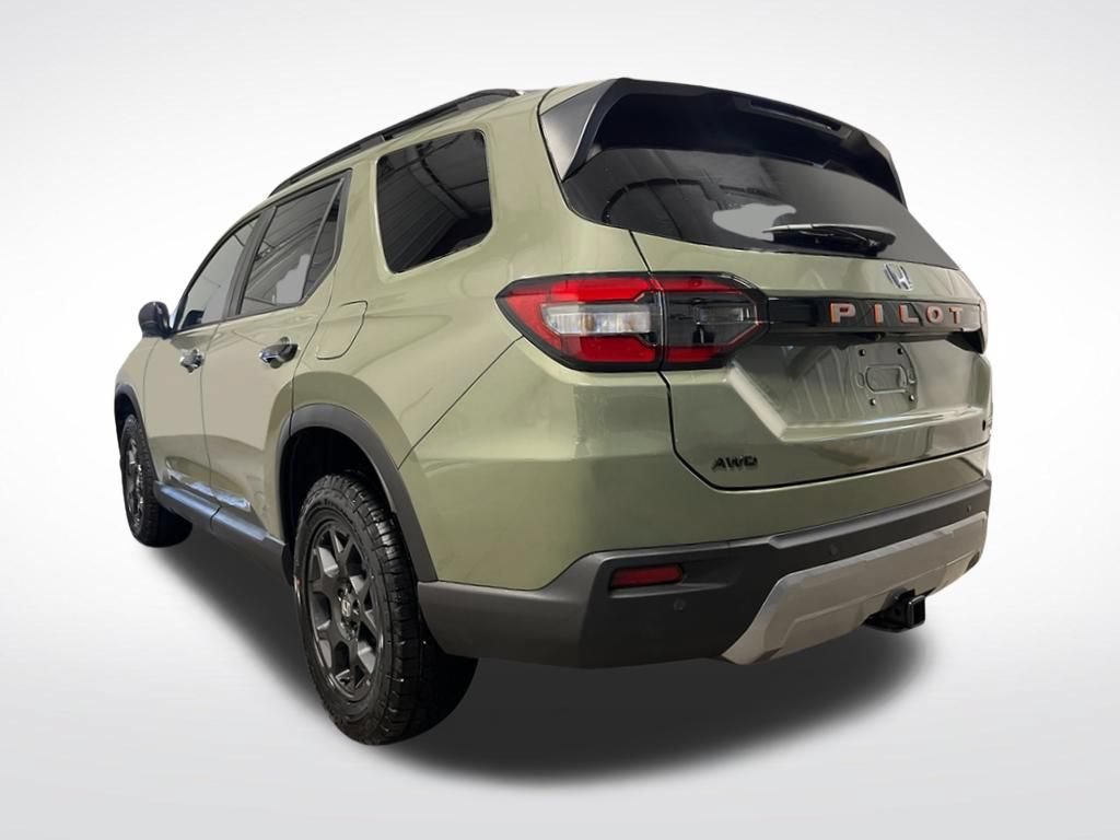 Certified 2026 Honda Pilot TrailSport image 3