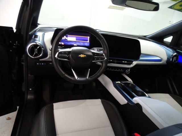 Used 2025 Chevrolet Equinox EV LT image 5