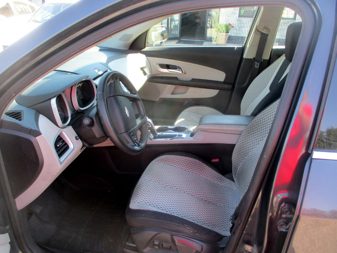 Used 2010 Chevrolet Equinox LS FWD image 10