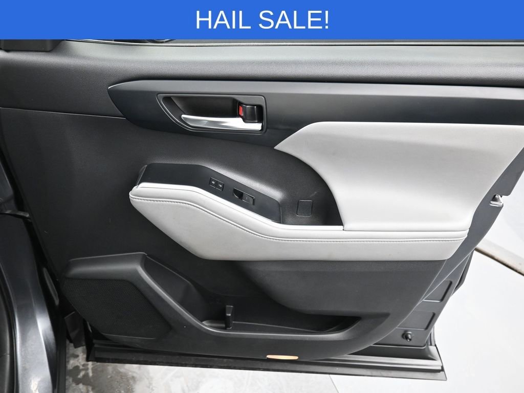 Certified 2020 Toyota Highlander XLE image 38