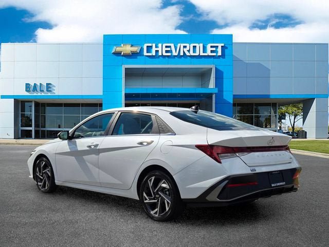 Used 2025 Hyundai Elantra Limited w/ Cargo Package FWD image 5