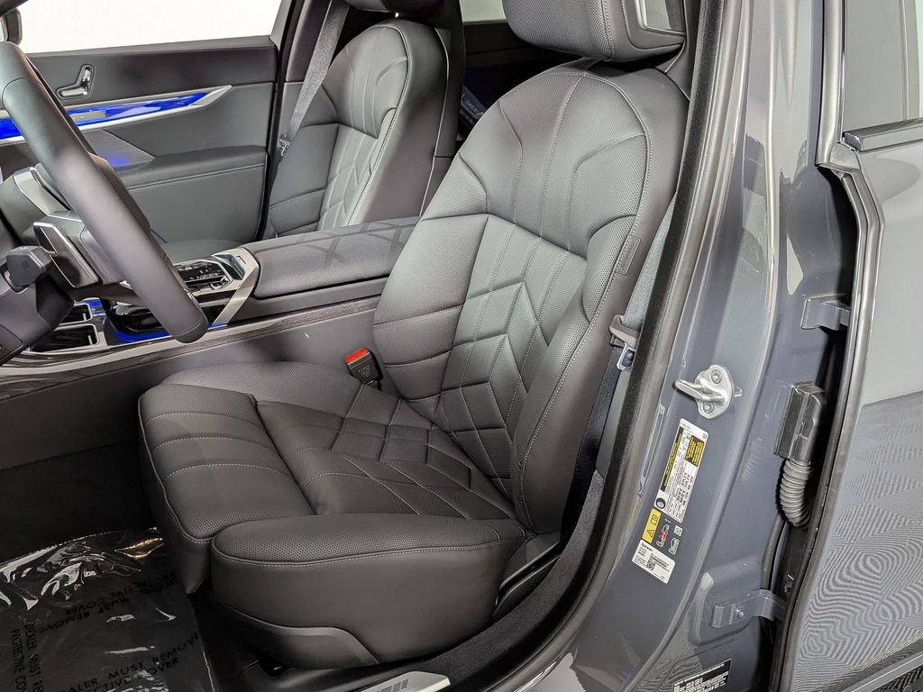 Used 2026 BMW i7 eDrive50 w/ Executive Package RWD image 20