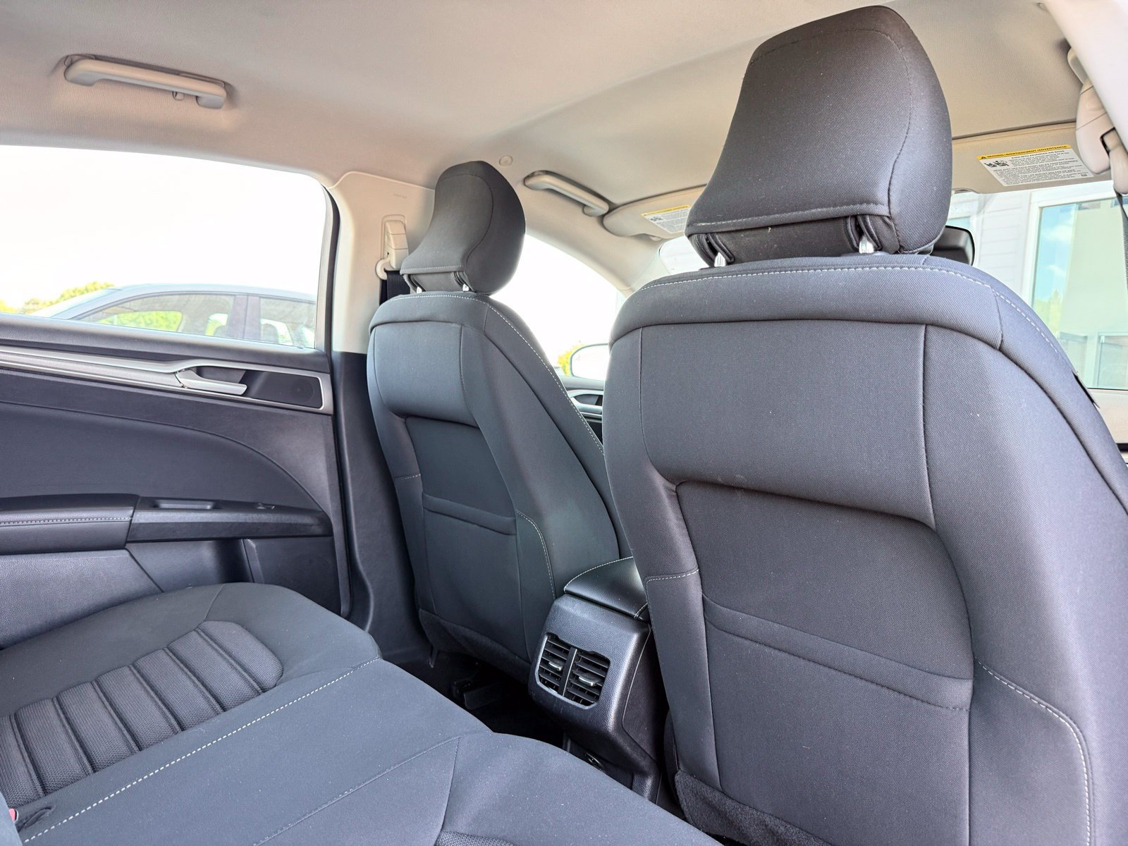 Used 2019 Ford Fusion SE FWD image 22
