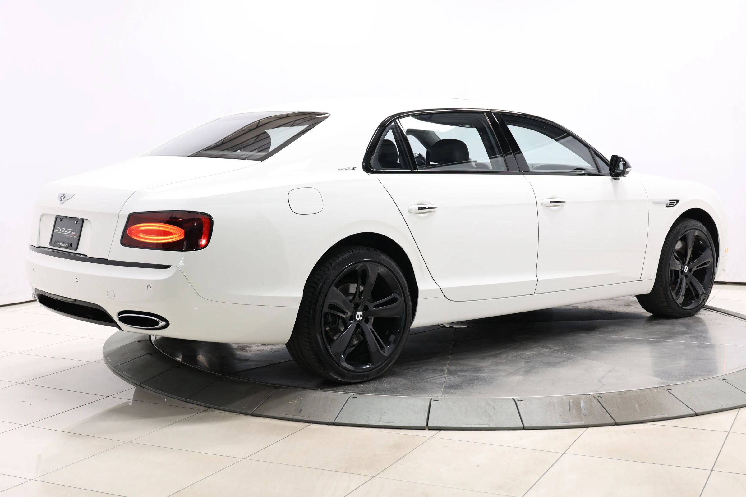 Used 2018 Bentley Flying Spur S W12 AWD/4WD image 4