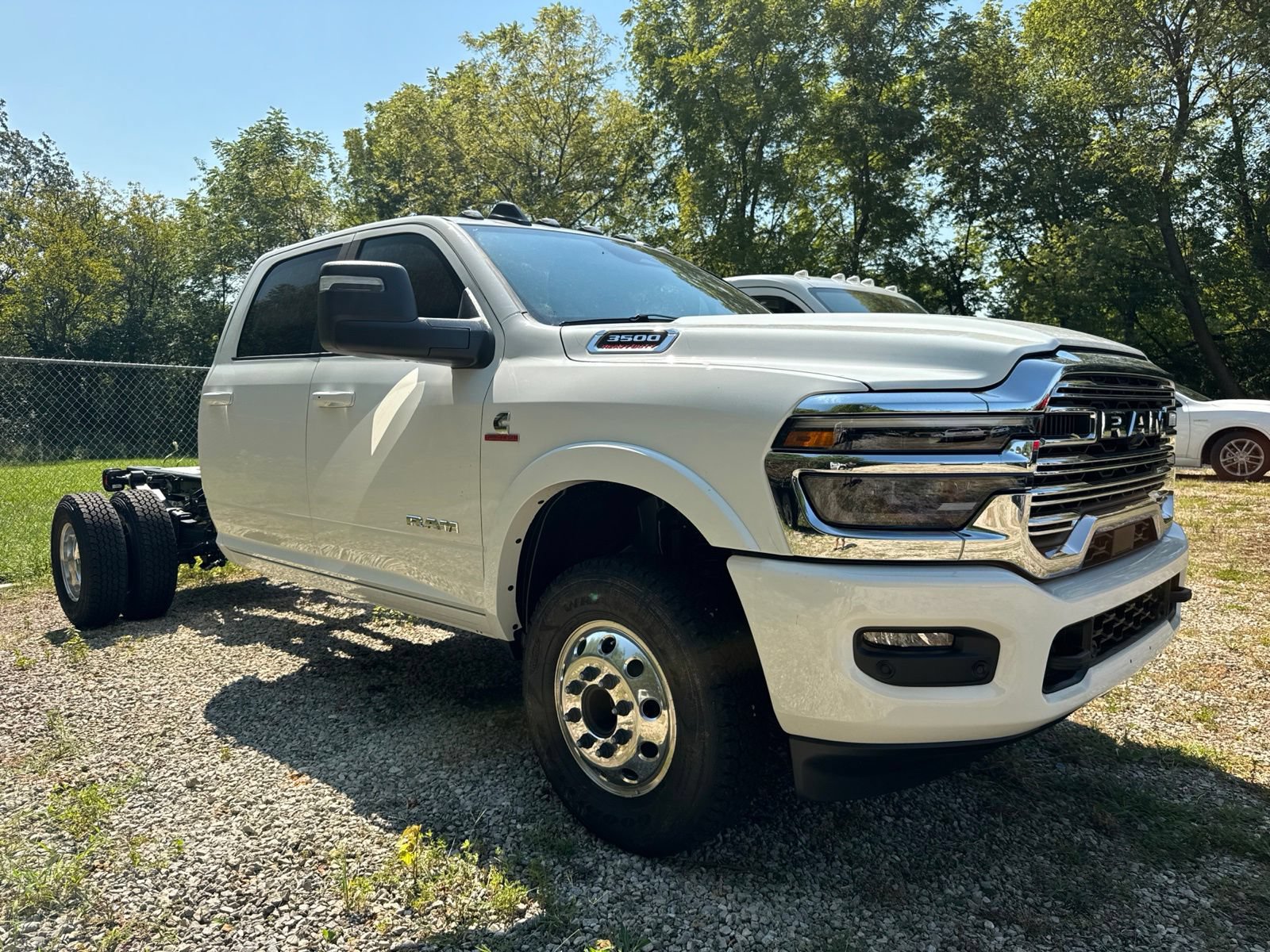 New 2027 RAM 3500 Big Horn w/ Laramie Trim Package AWD/4WD image 3