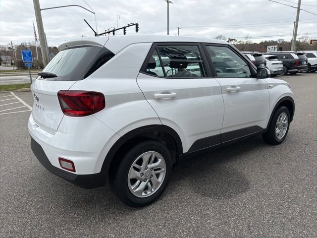 Certified 2026 Hyundai Venue SE image 5