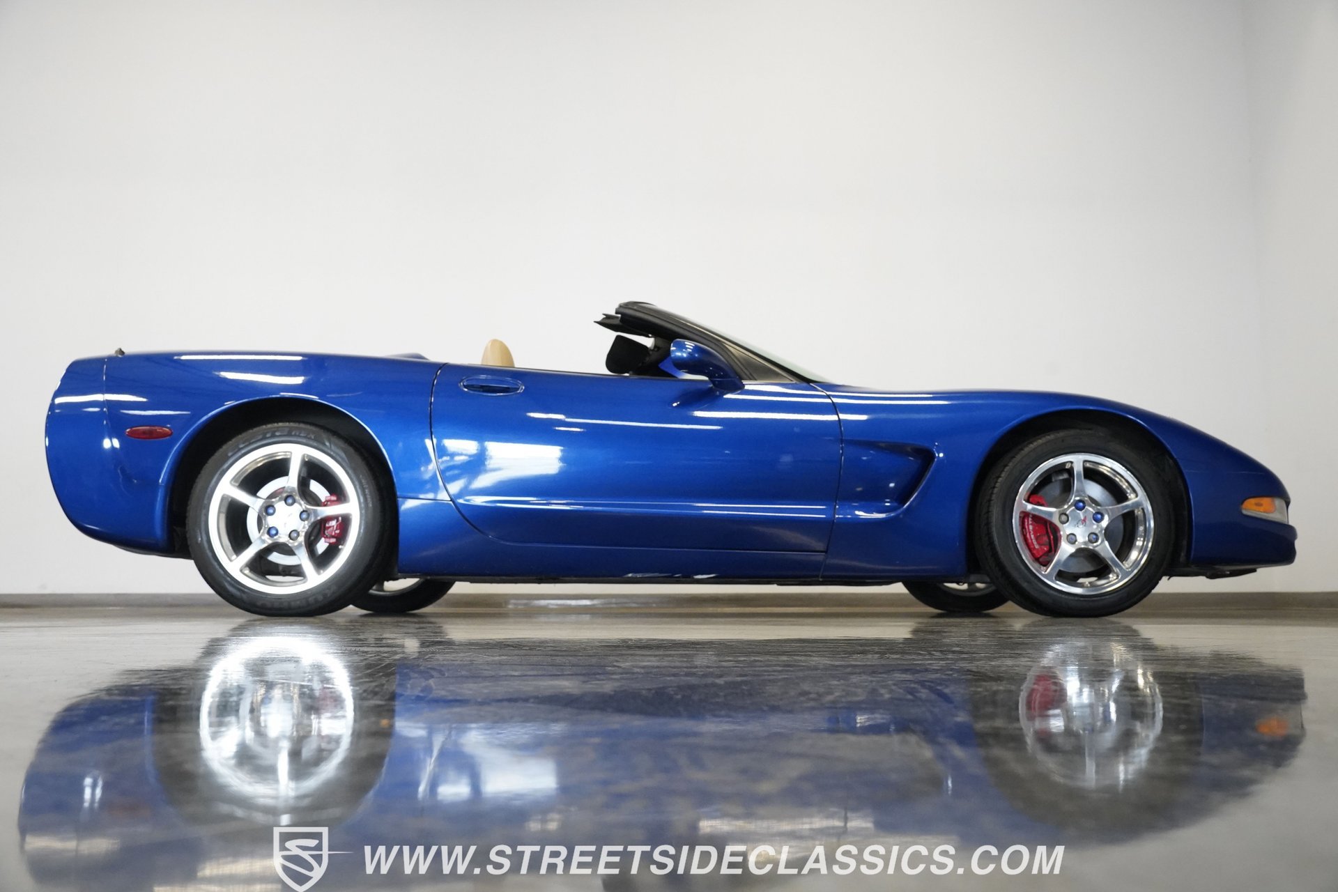 Used 2002 Chevrolet Corvette Convertible w/ Preferred Equipment Group2 image 19