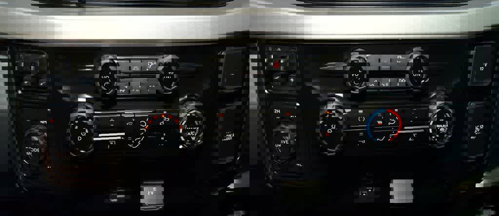 New 2025 Ford F350 XLT image 27